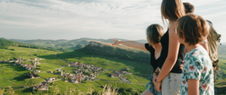 circuit touristique en saône et loire avec une splendide vue sur la région