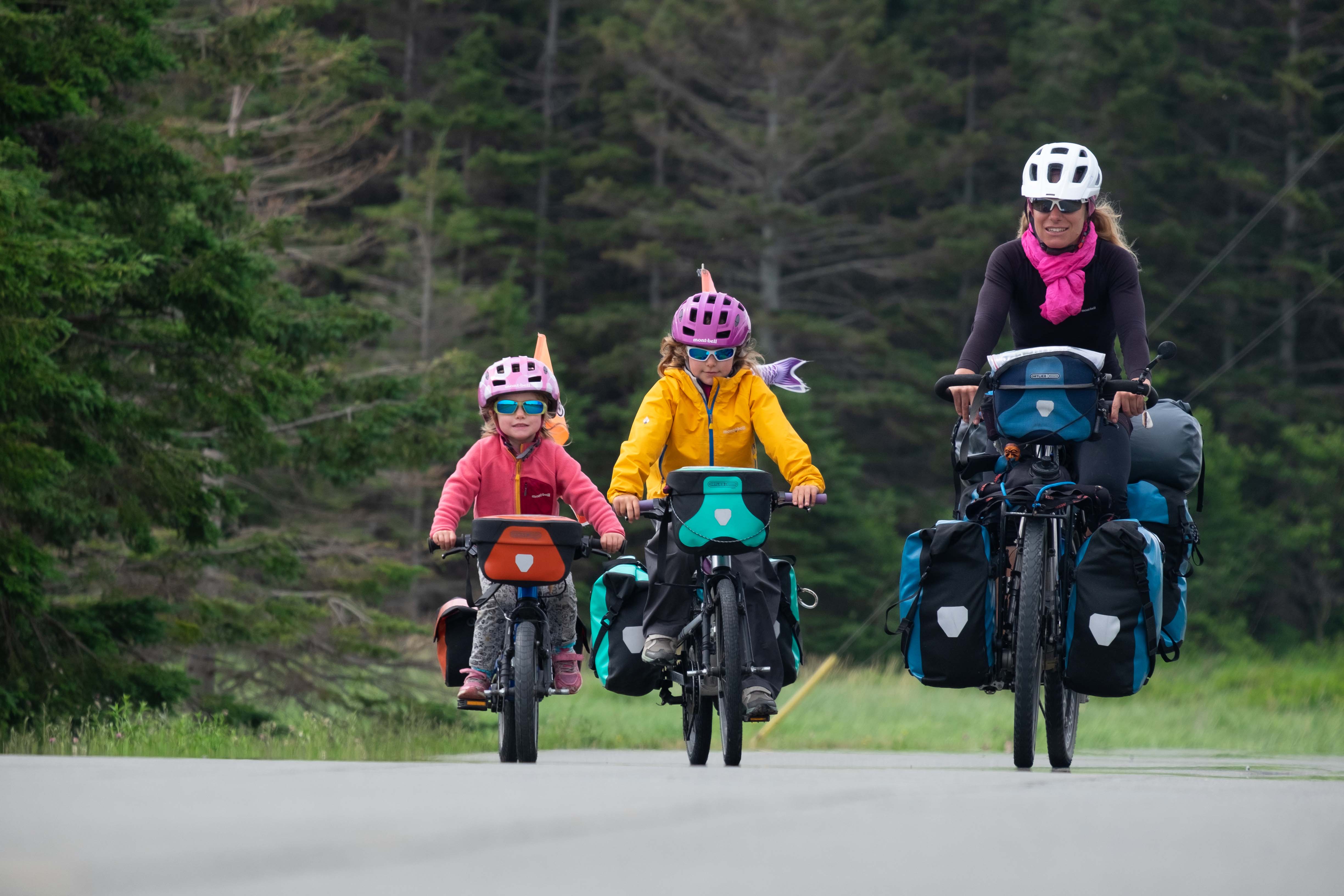Famille nomade à vélo